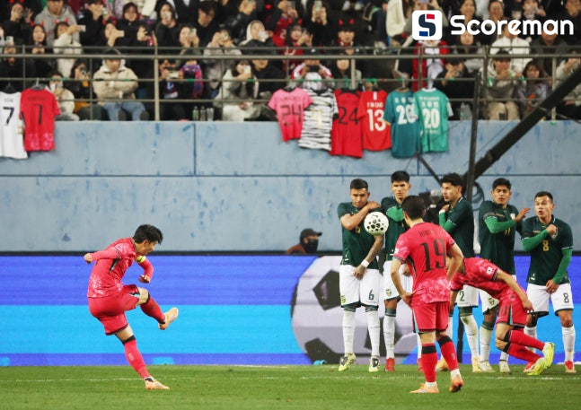 손흥민, 3년 연속 ‘KFA 올해의 골’…볼리비아전 환상 프리킥